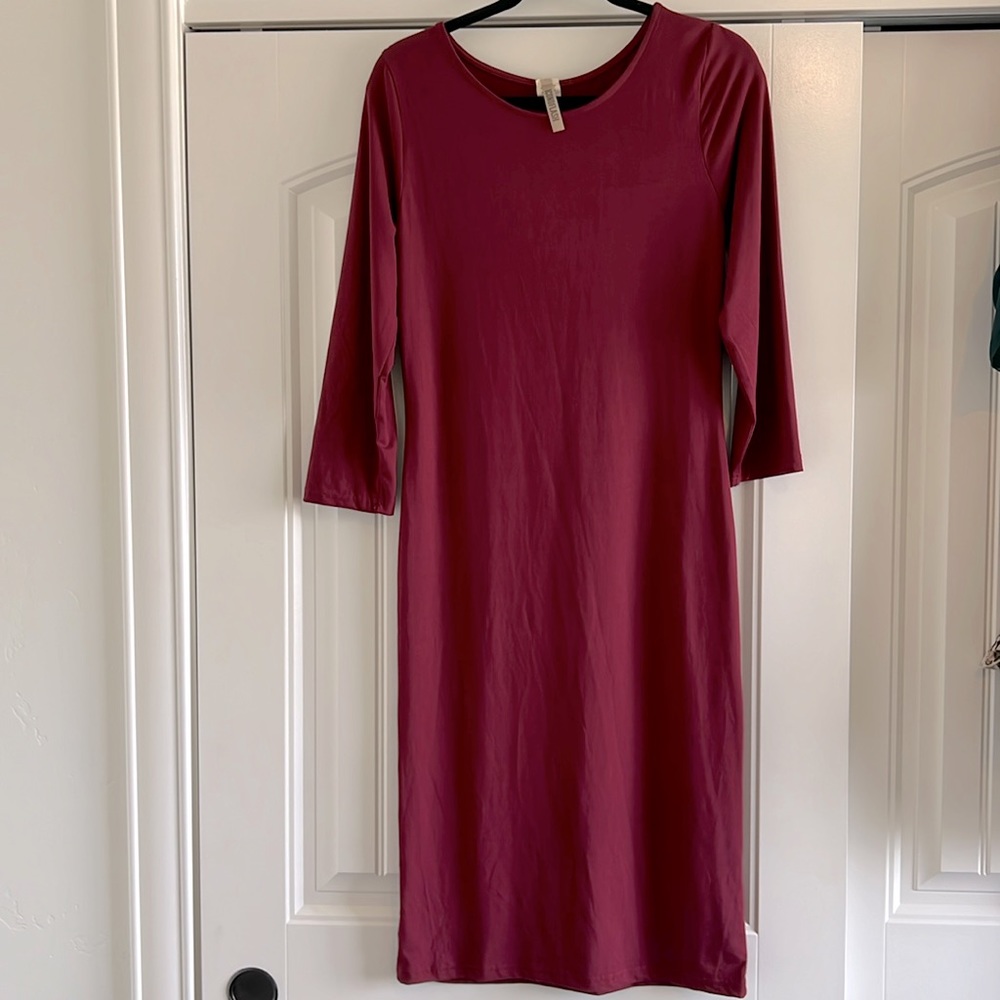 Bodycon Burgundy XL 3/4 length sleeves
